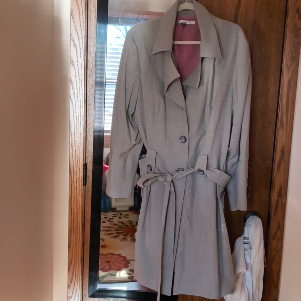 Gorgeous Light Gray Plus Size Trenchcoat